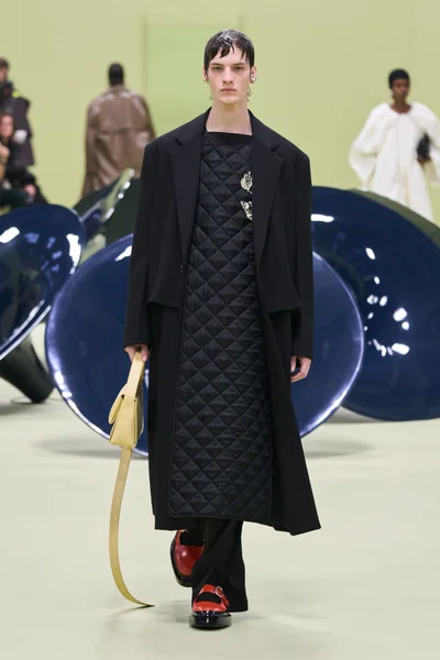 Look 30